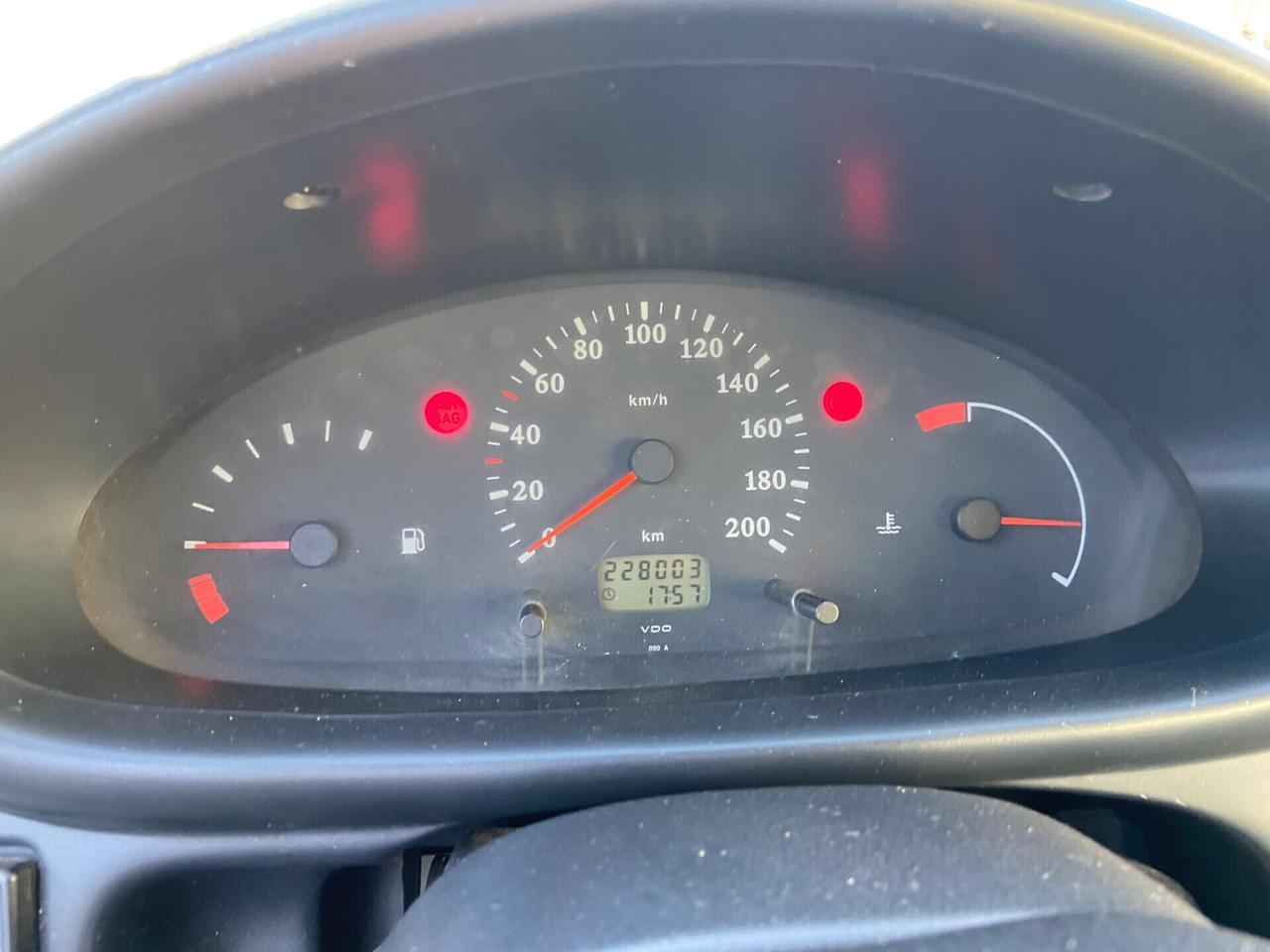 Nissan Micra 1.0i 16V cat 5 porte GPL