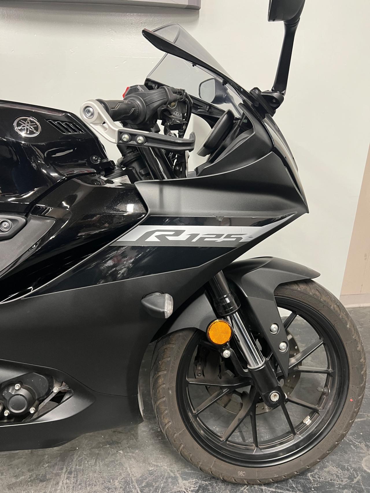 Yamaha YZF R125
