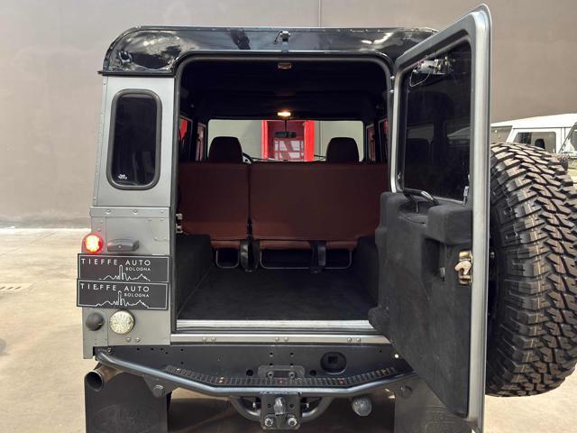 LAND ROVER Defender 110 2.5 Td5 cat S.W. SE