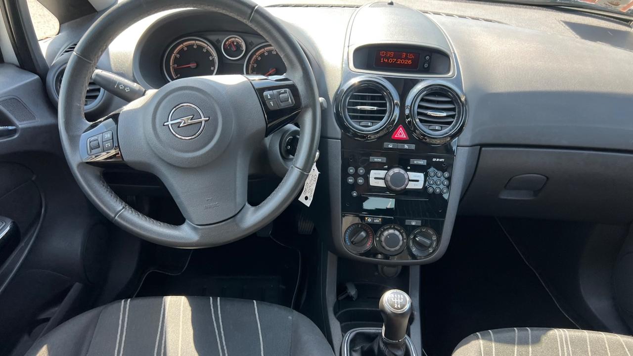 Opel Corsa 1.2 5 porte Cosmo