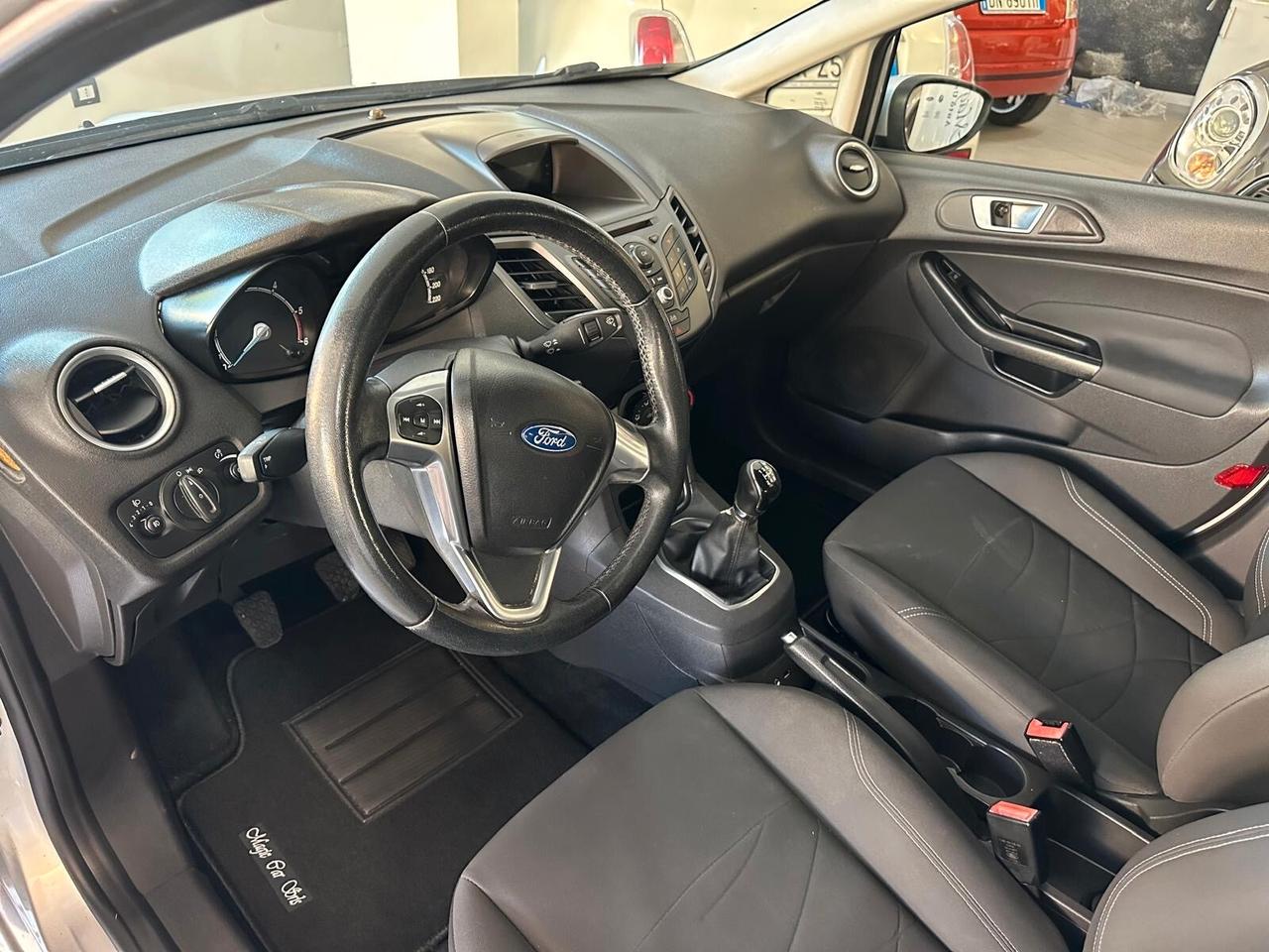 Ford Fiesta 1.4 TDCi 70CV 5 porte Titanium