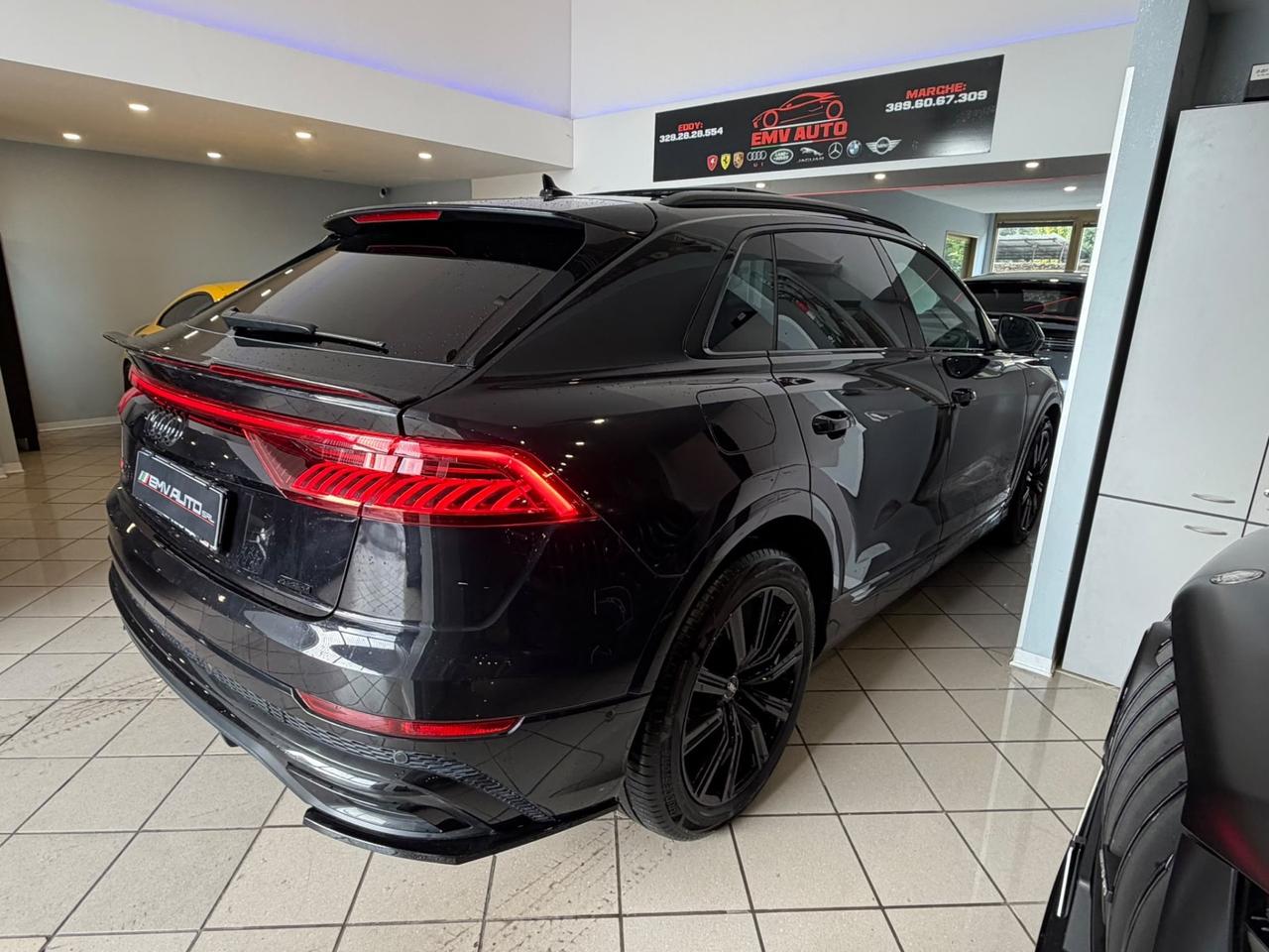 Audi Q8 55 TFSI quattro tiptronic Sport