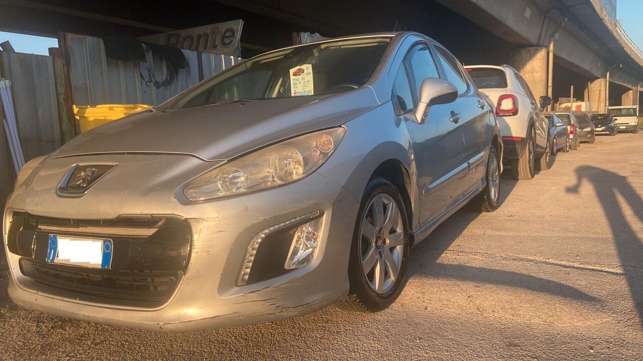 PEUGEOT 308 1,6 DIESEL 2012