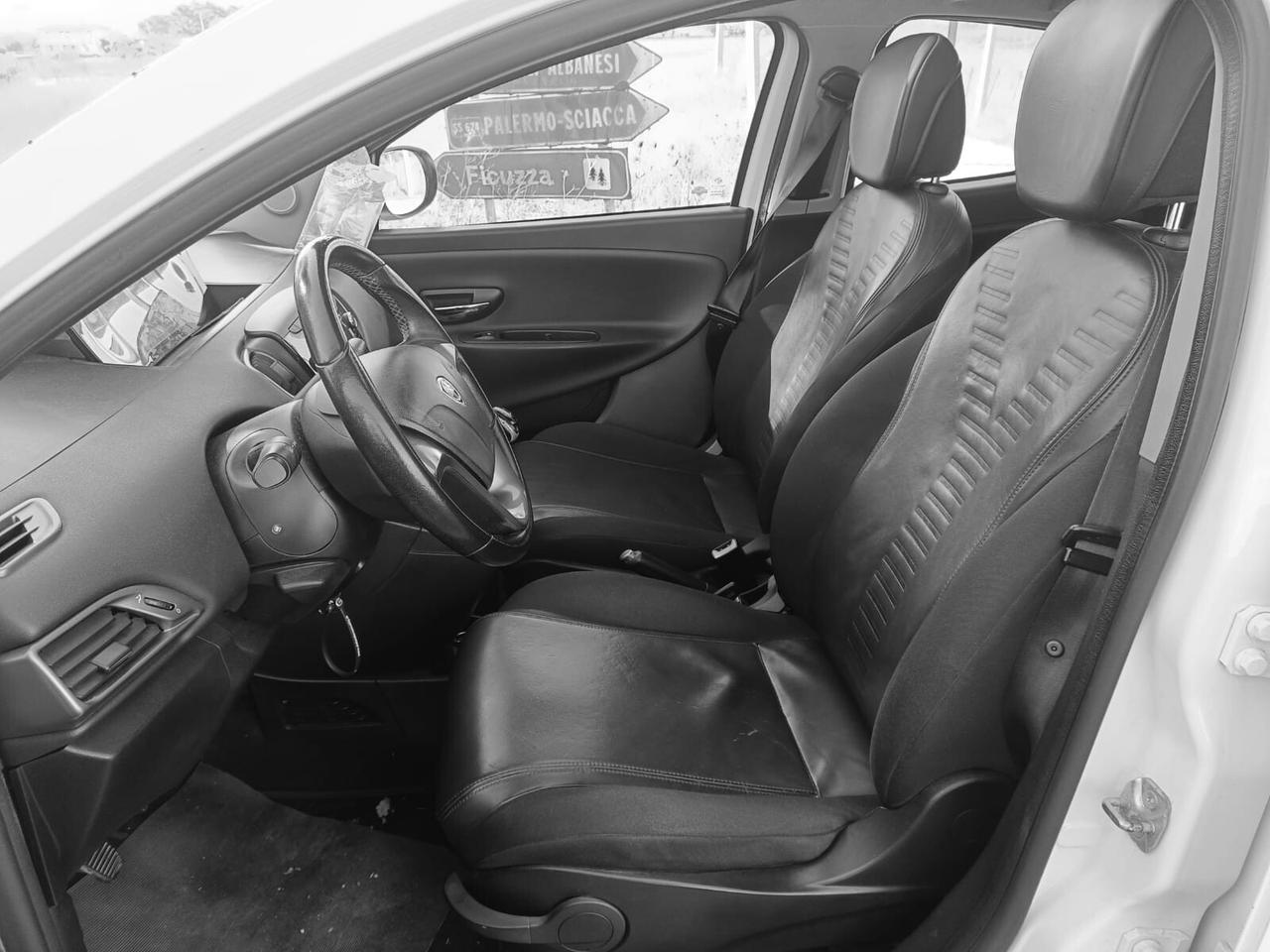 Lancia Ypsilon 1.3 MJT 16V 95 CV 5 porte S&S Gold