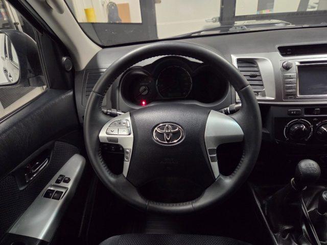 TOYOTA Hilux D-4D 4WD EXTRA CAB MANUALE