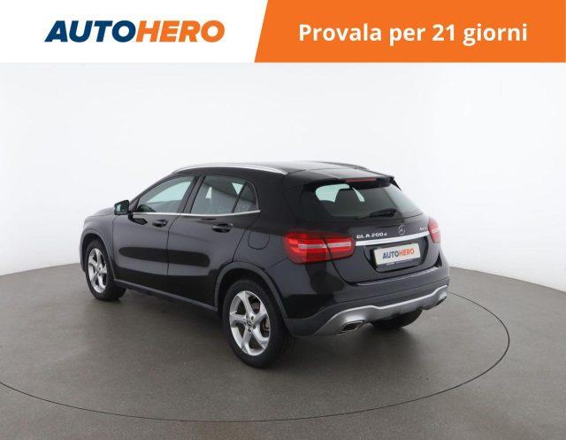 MERCEDES-BENZ GLA 200 d Automatic 4Matic Sport