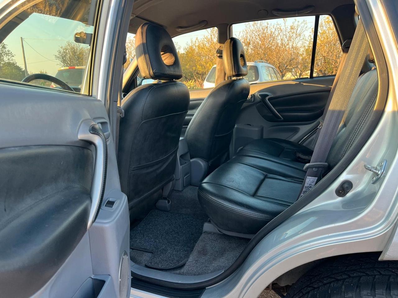 Toyota RAV 4 RAV4 2.0 Tdi D-4D cat 5 porte Sol