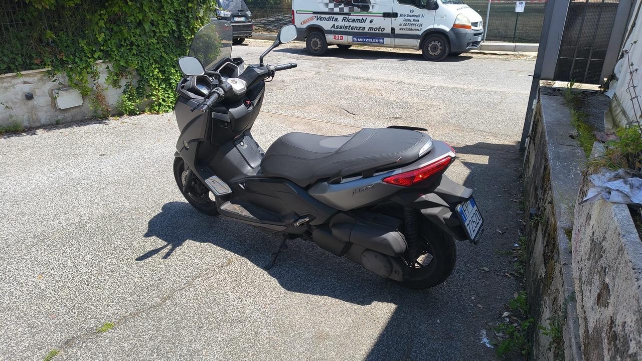 Yamaha X-Max 250