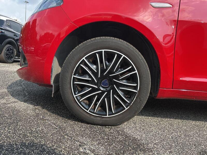 Lancia Ypsilon NUOVA My23 1.0 Firefly 70 CvStart&Stop Hybrid Gold