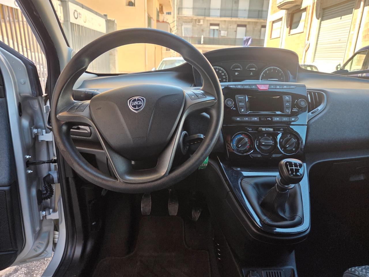 LANCIA YPSILON ANNO 2018 1.2 BENZ GPL KM 120000 CERTIF