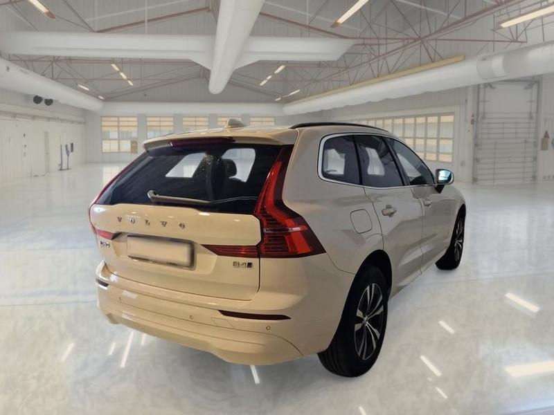 VOLVO XC60 B4 D AWD automatico Momentum Pro MY22