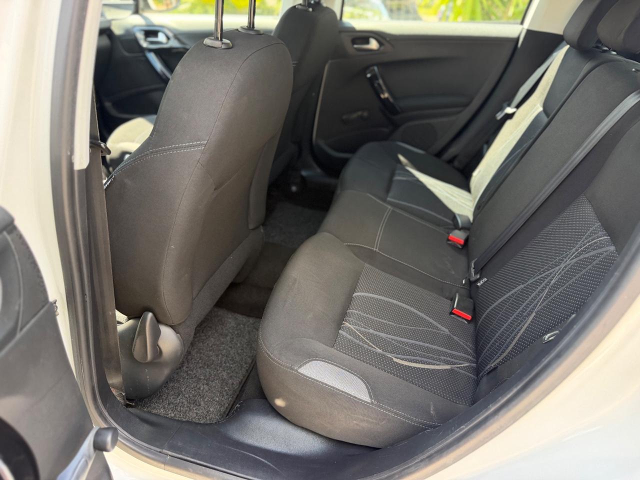 Peugeot 208 1.4 HDi 68 CV 5 porte Active