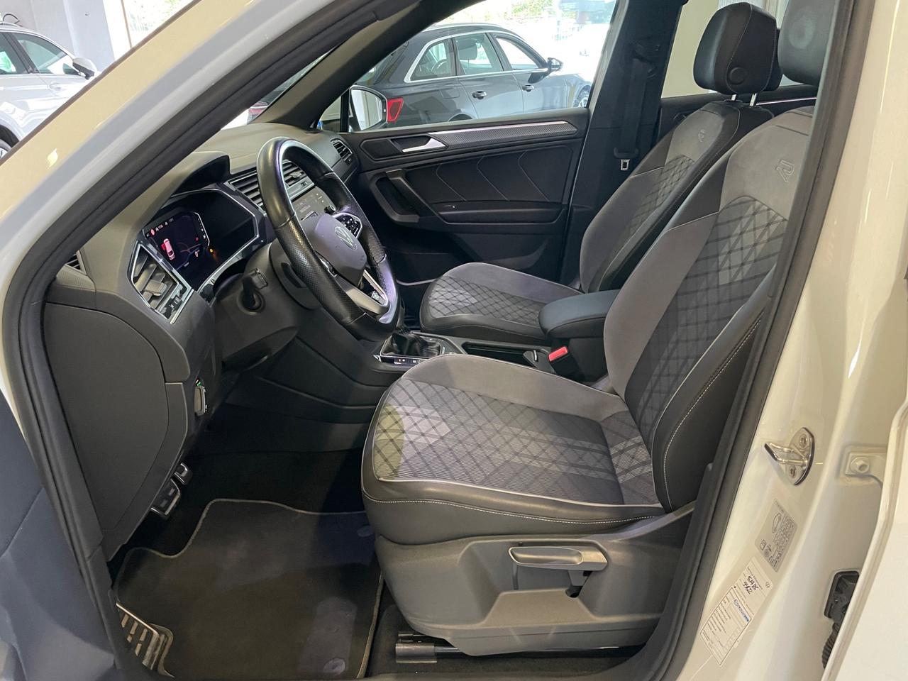 Volkswagen Tiguan Allspace 2.0 TDI 200 CV DSG 4MOTION R-Line Tetto