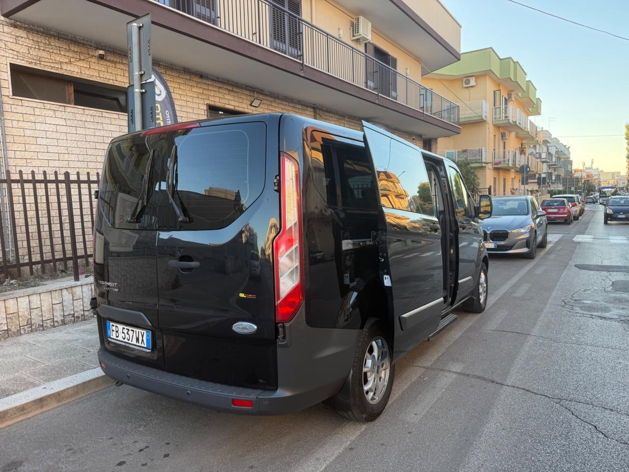 Ford Transit Custom 2.2 TDCi 125CV PC-DC Furgone Trend. 9p