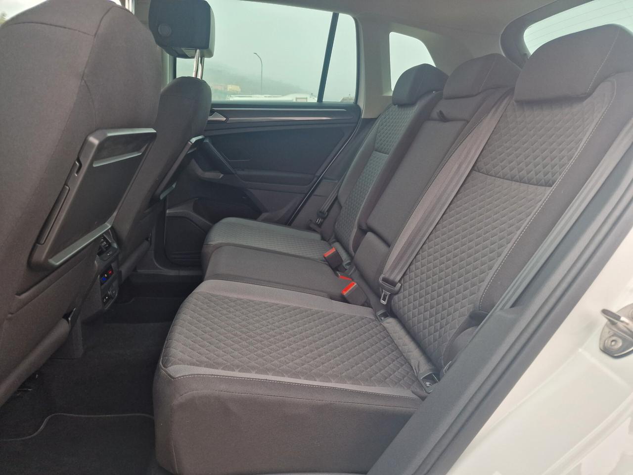 Volkswagen Tiguan 2.0 TDI SCR DSG 4MOTION Business BMT