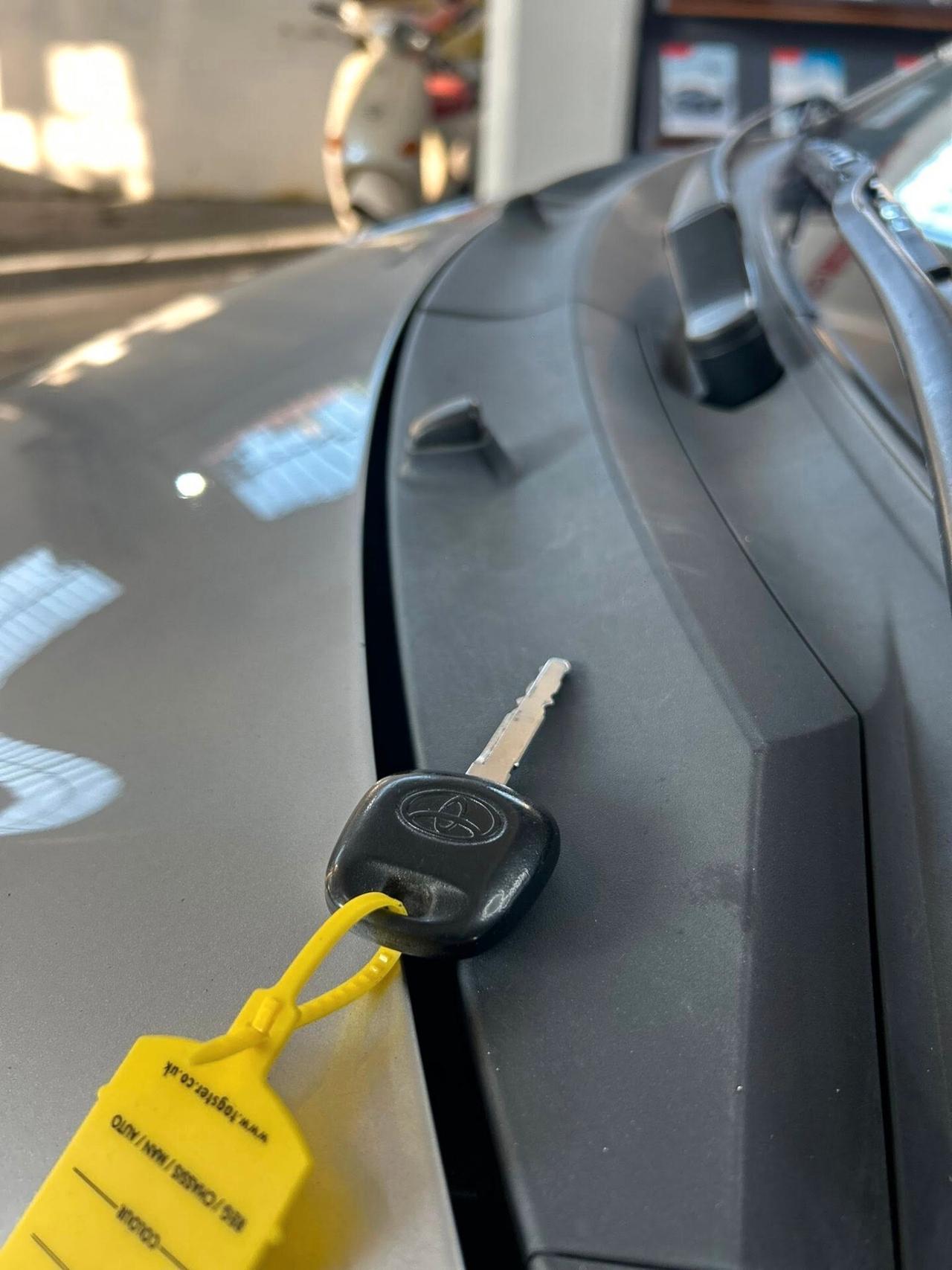 Toyota Yaris 1.0 -2008 FRIZIONE NUOVA