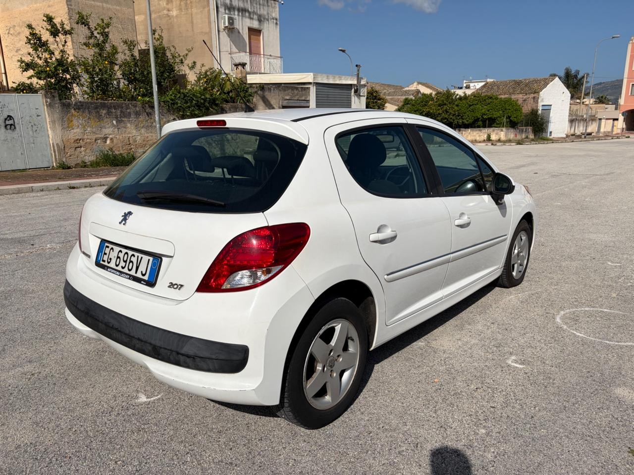 Peugeot 207 1.4 HDi 70CV 5p. Active