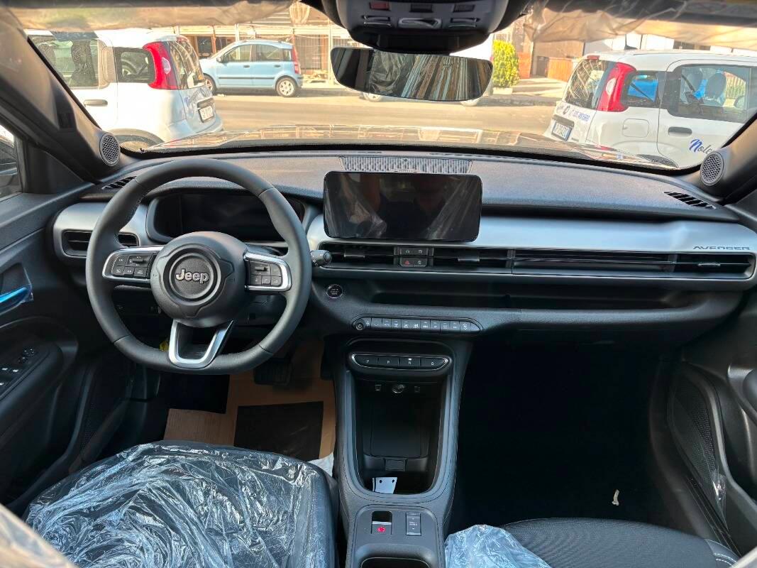Jeep Avenger Avenger 1.2 t. e-hybr.mhev Black Edition 110cv