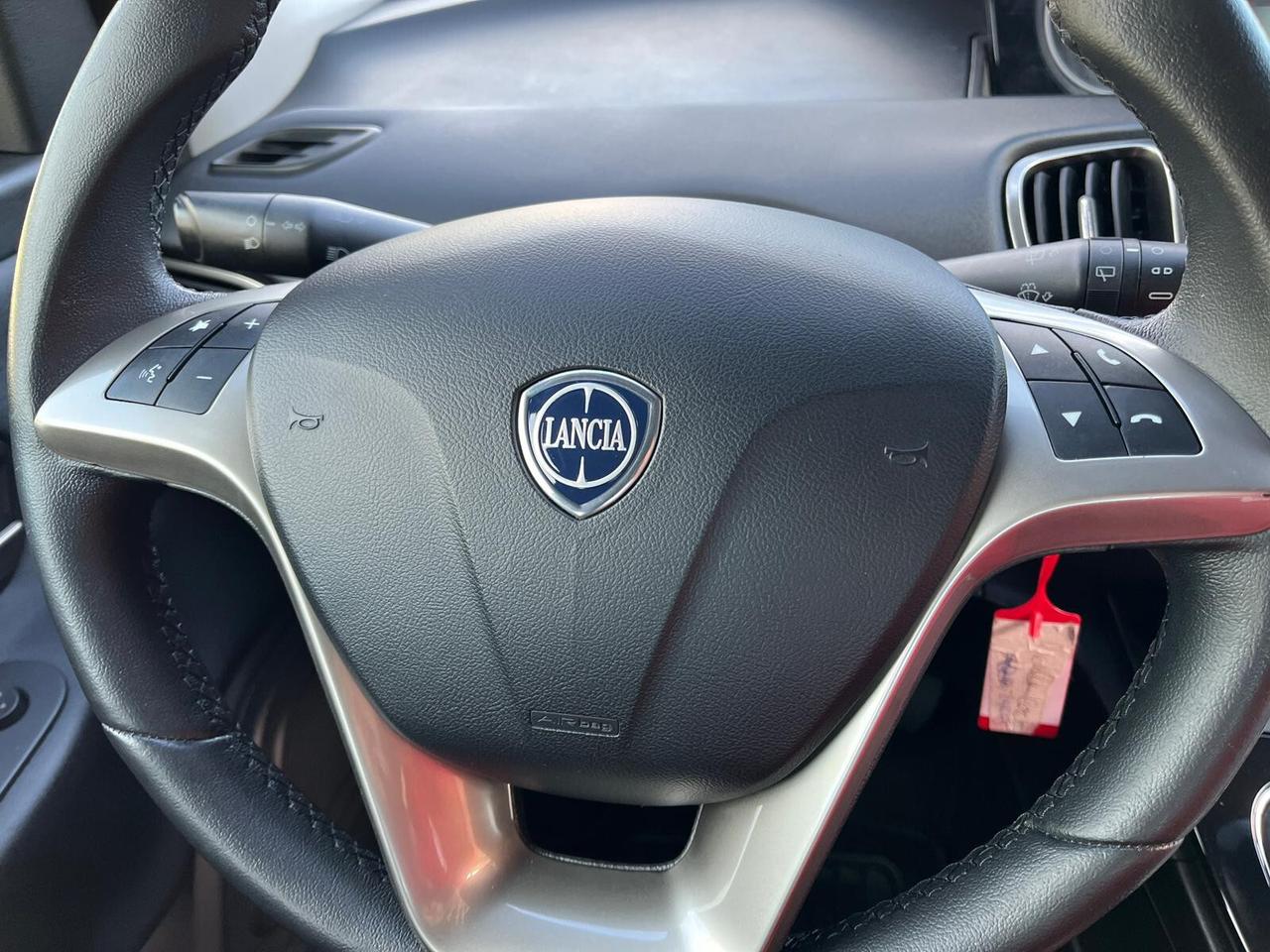Lancia Ypsilon 1.2 BENZINA 69CV 5 porte Gold