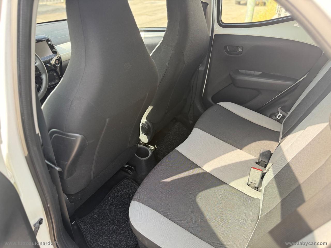 TOYOTA Aygo 1.0 VVT-i 69 CV 5p. x-wave