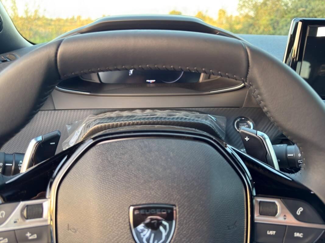 Peugeot 2008 1.2 hybrid Allure 145cv e-dcs6 Con NAVIGATORE