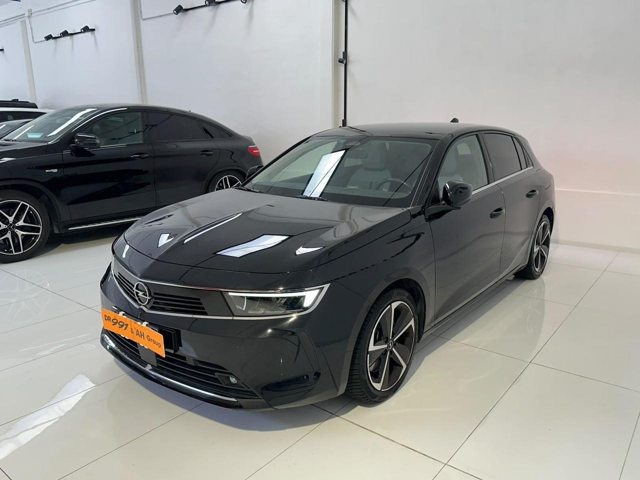 Opel Astra 1.6 Plug-in Hybrid 180 CV AT8 Business Elegance