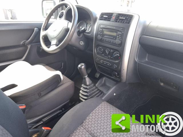 SUZUKI Jimny 1.3i 16V cat 4WD JLX