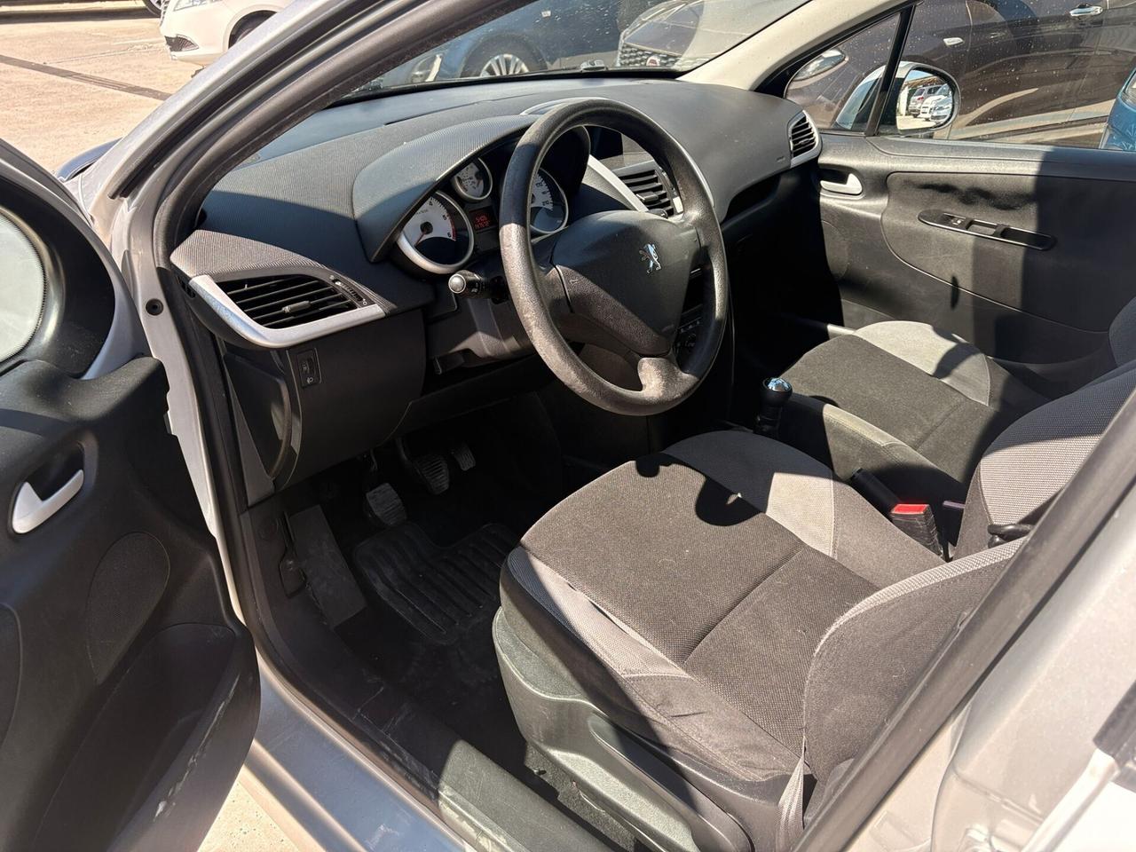 Peugeot 207 1.4 HDi 70CV 5p. X Line