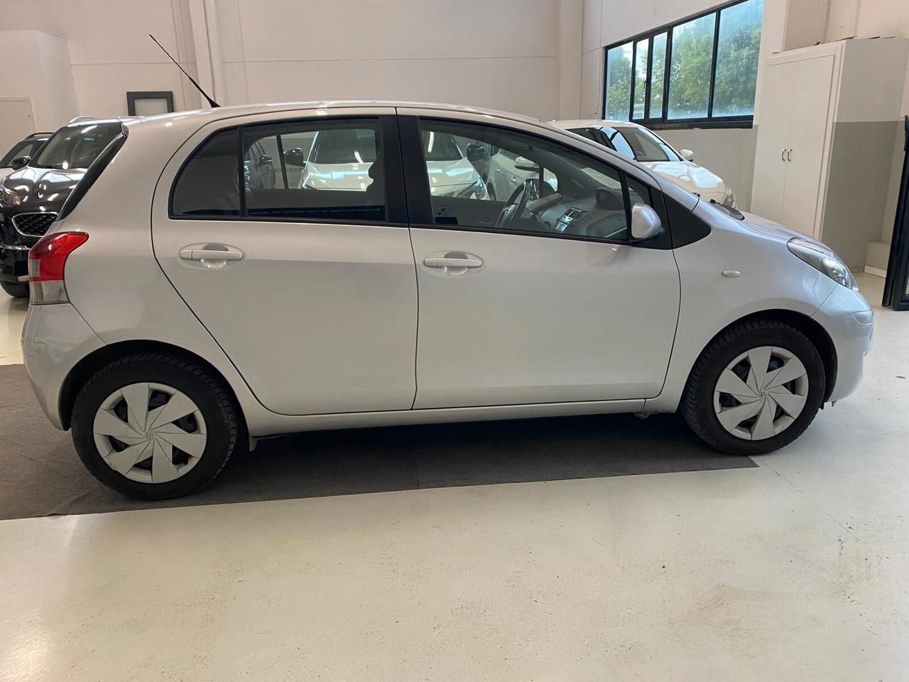 Toyota Yaris 1.0 5 porte Sol