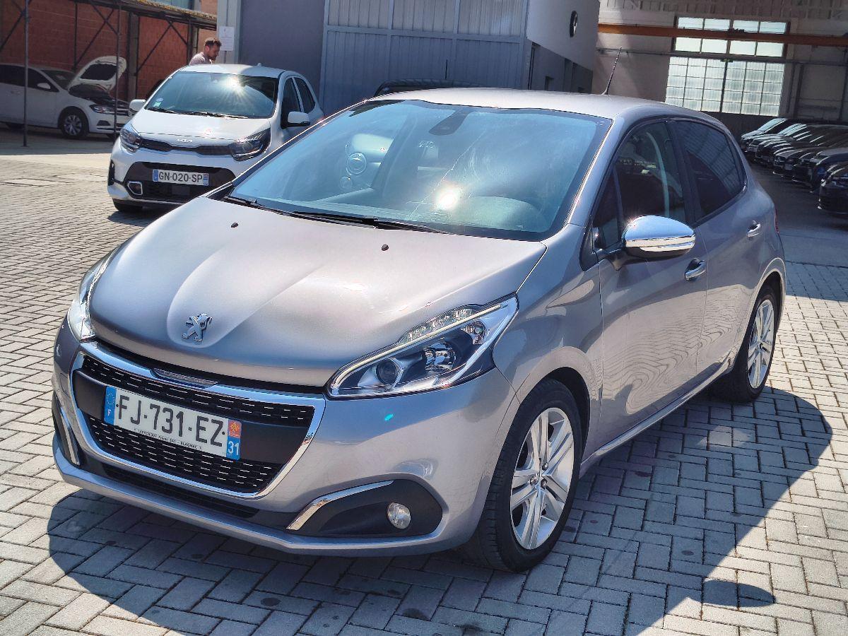 PEUGEOT - 208 - PureTech 82 5p. Touch