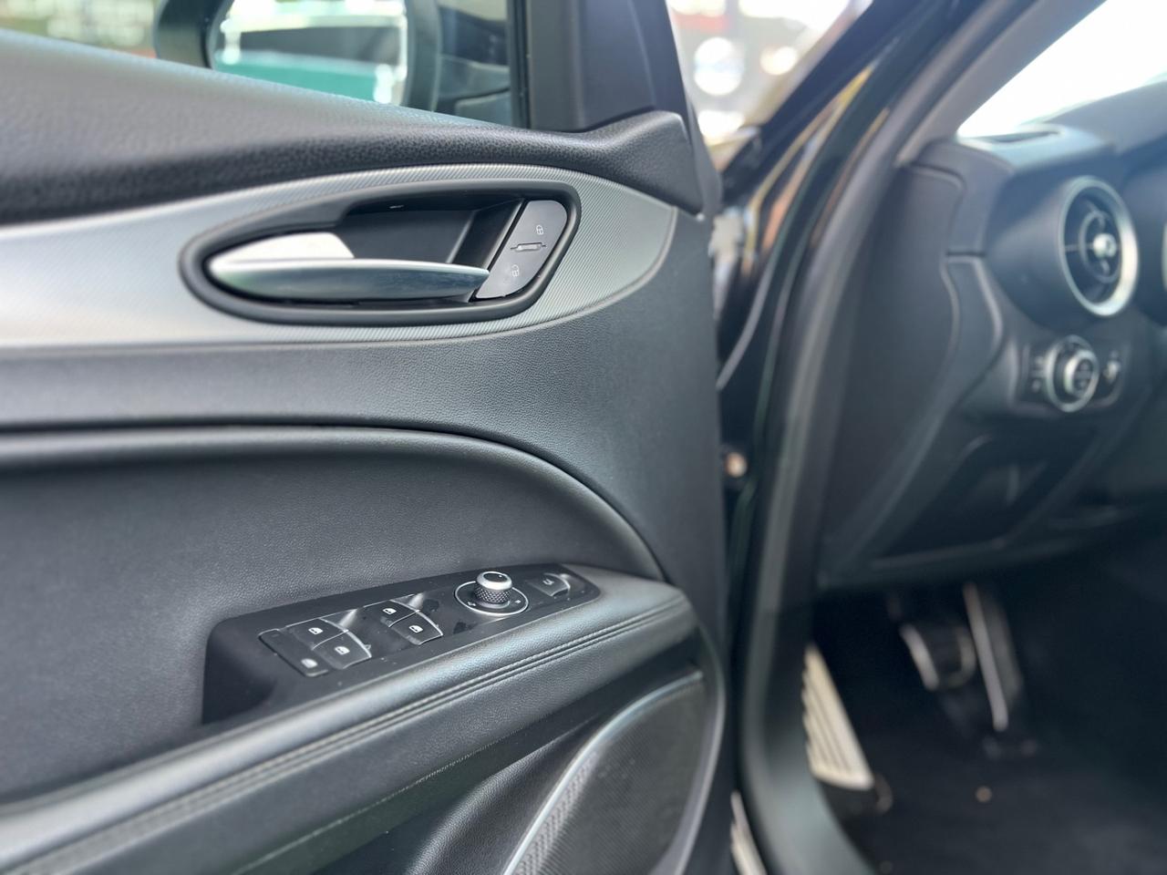 Alfa Romeo Stelvio 190 CV Q4 SPRINT Total Black Full
