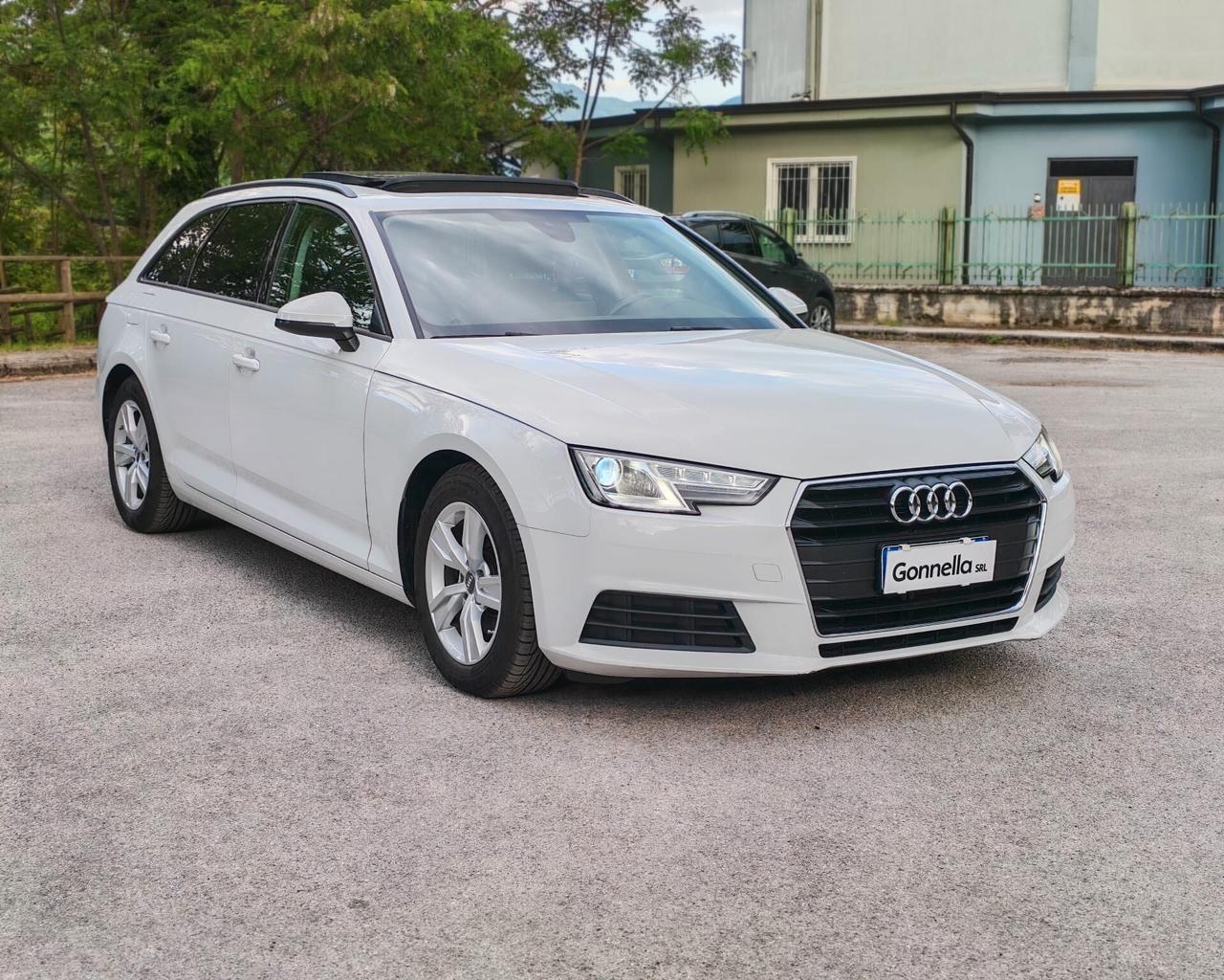 Audi A4 Avant 2.0 tdi ultra 150cv s-tronic TETTO PANORAMICO E APRIBILE