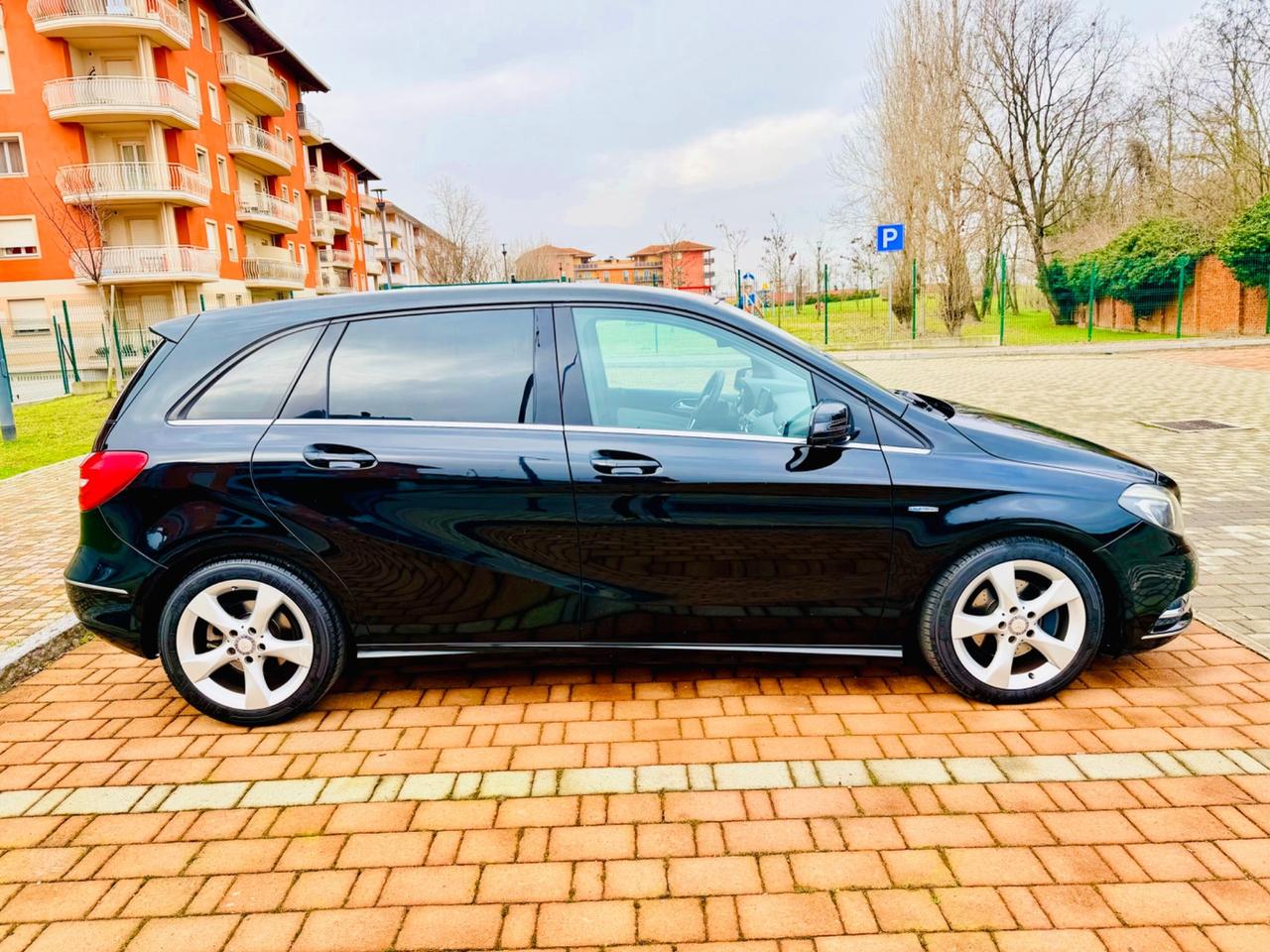 Mercedes-benz B 200 CDI BlueEFFICIENCY Executive
