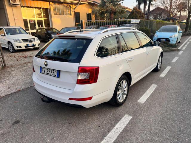 SKODA Octavia 1.6 TDI CR 105 CV DSG Wagon Elegance