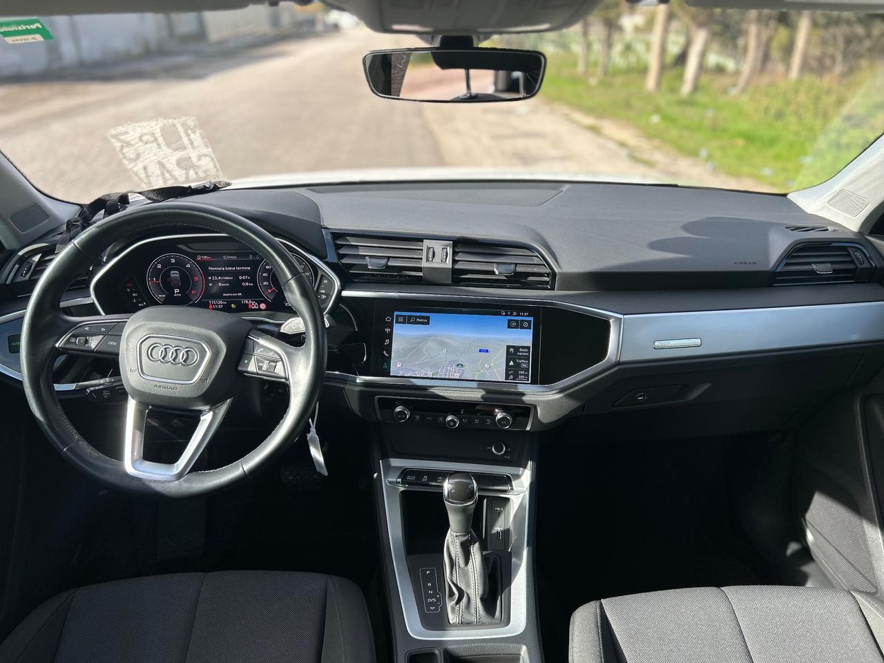 Audi Q3 35 TDI S tronic SPORT /matrix /full