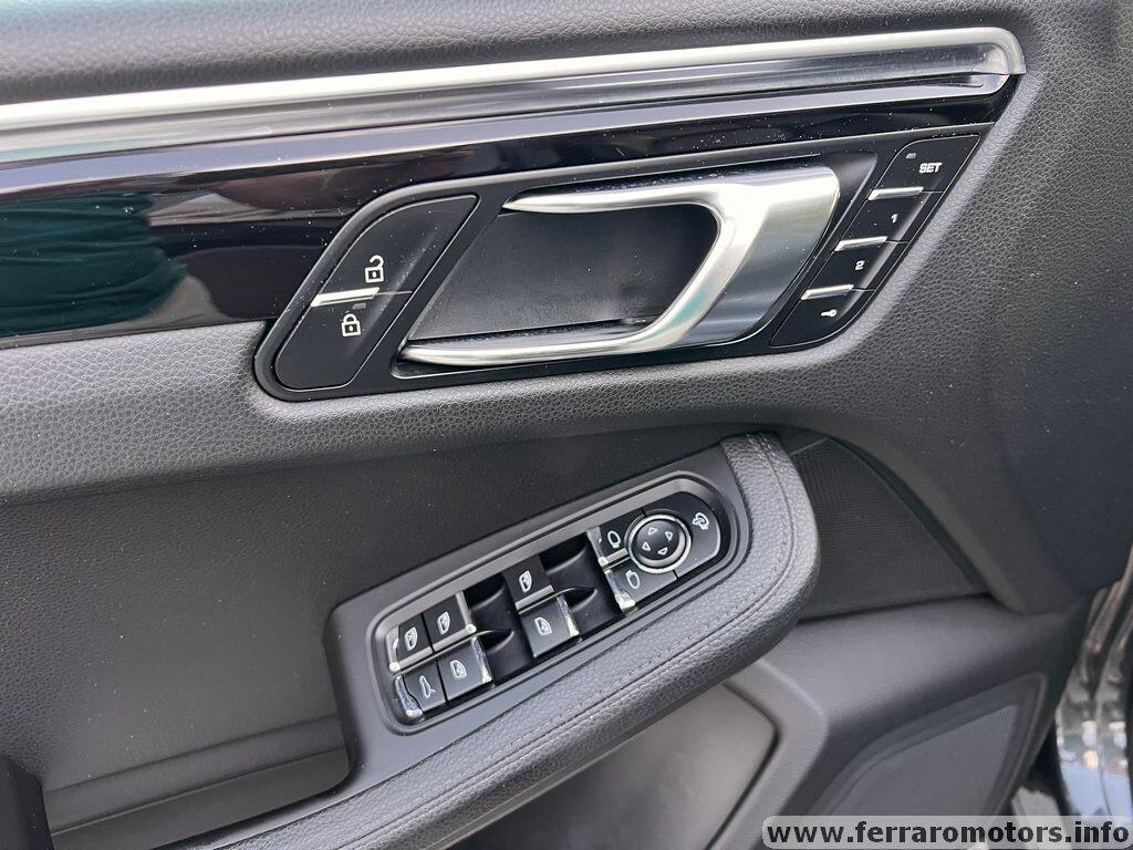 Porsche Macan 3.0 S tetto iva esposta