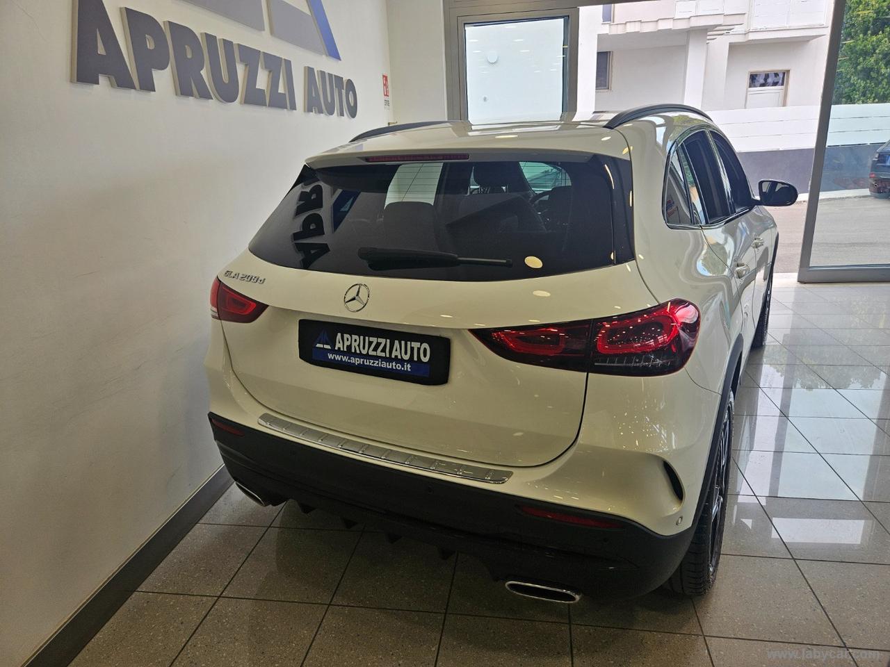 MERCEDES-BENZ GLA 200 d Automatic Premium