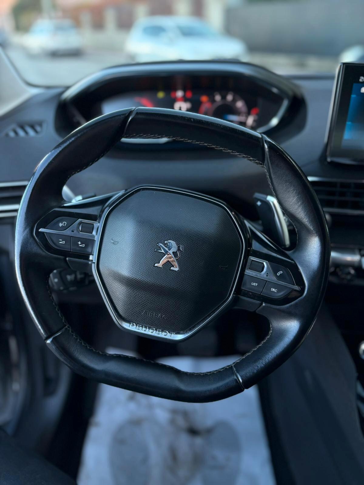 Peugeot 3008 HDi 130 S&S EAT8 Allure Black Friday