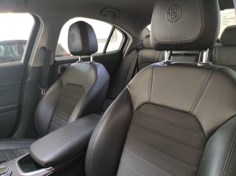 ALFA ROMEO Giulia (2016) - Giulia 2.2 Turbodiesel 160 CV AT8 Sprint