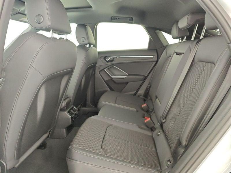 Audi Q3 SPB 40 TDI quattro S tronic Identity Black