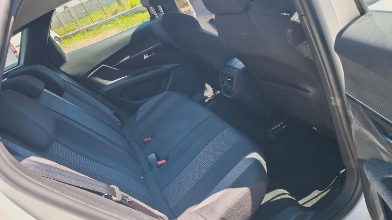 Peugeot 3008 BlueHDi 130 S&S Active Pack