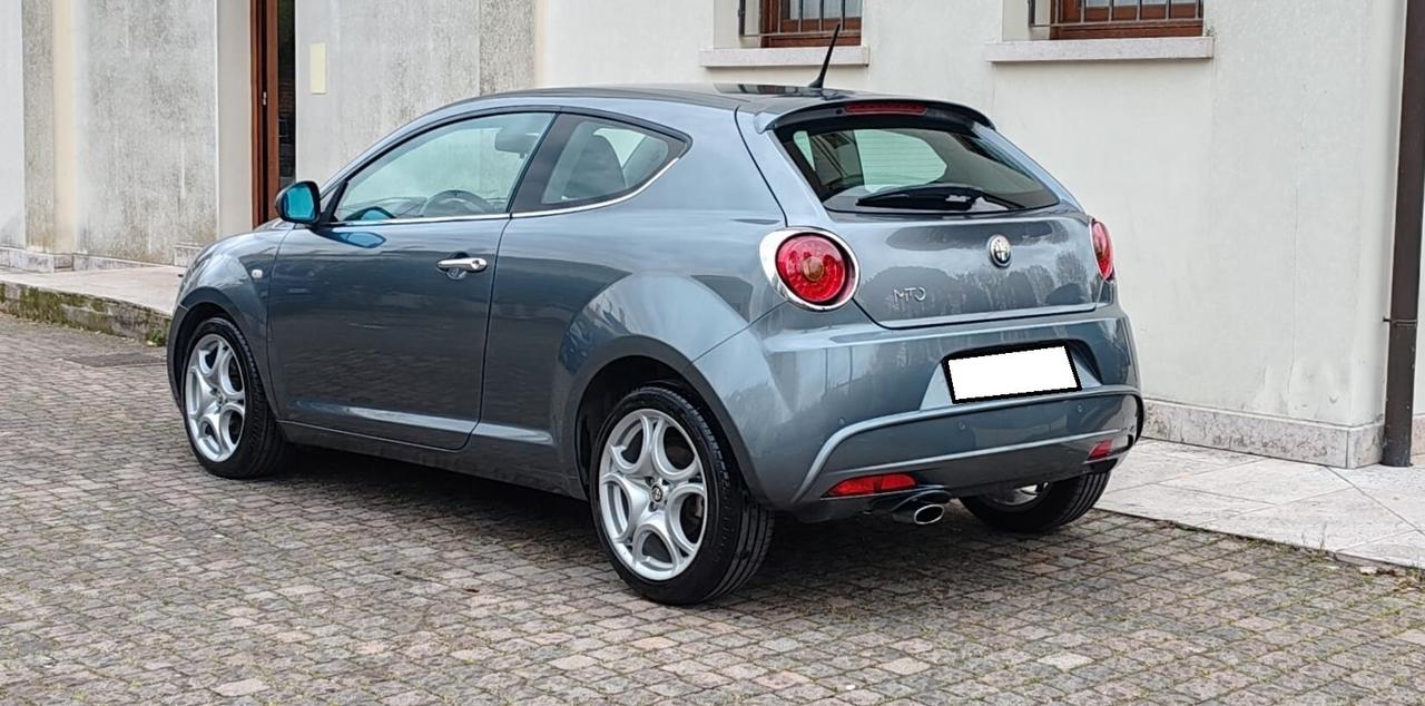 Alfa Romeo MiTo 1.6 JTDm-2 S&S Distinctive Sport Pack