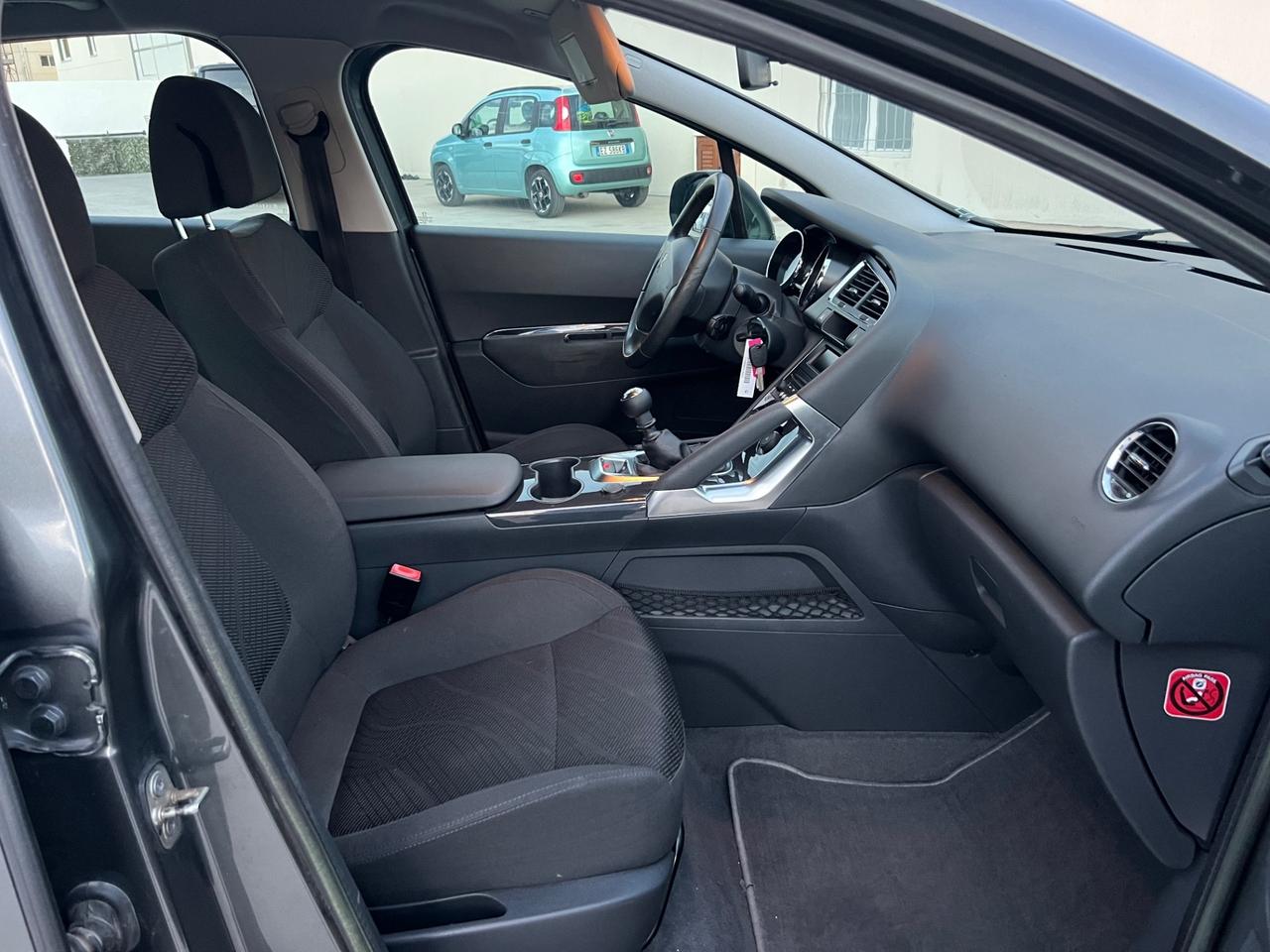 Peugeot 3008 1.6 HDi 112CV Active 2012