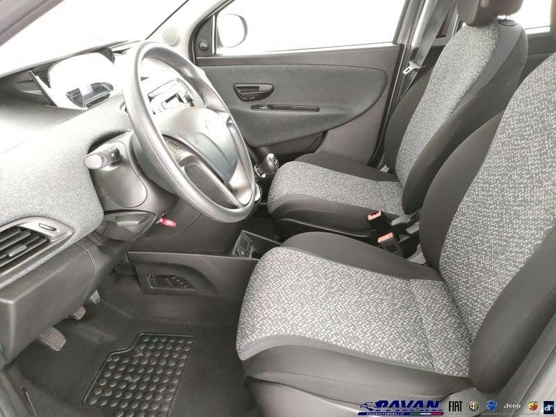 Lancia Ypsilon 1.0 Hybrid 70cv Silver