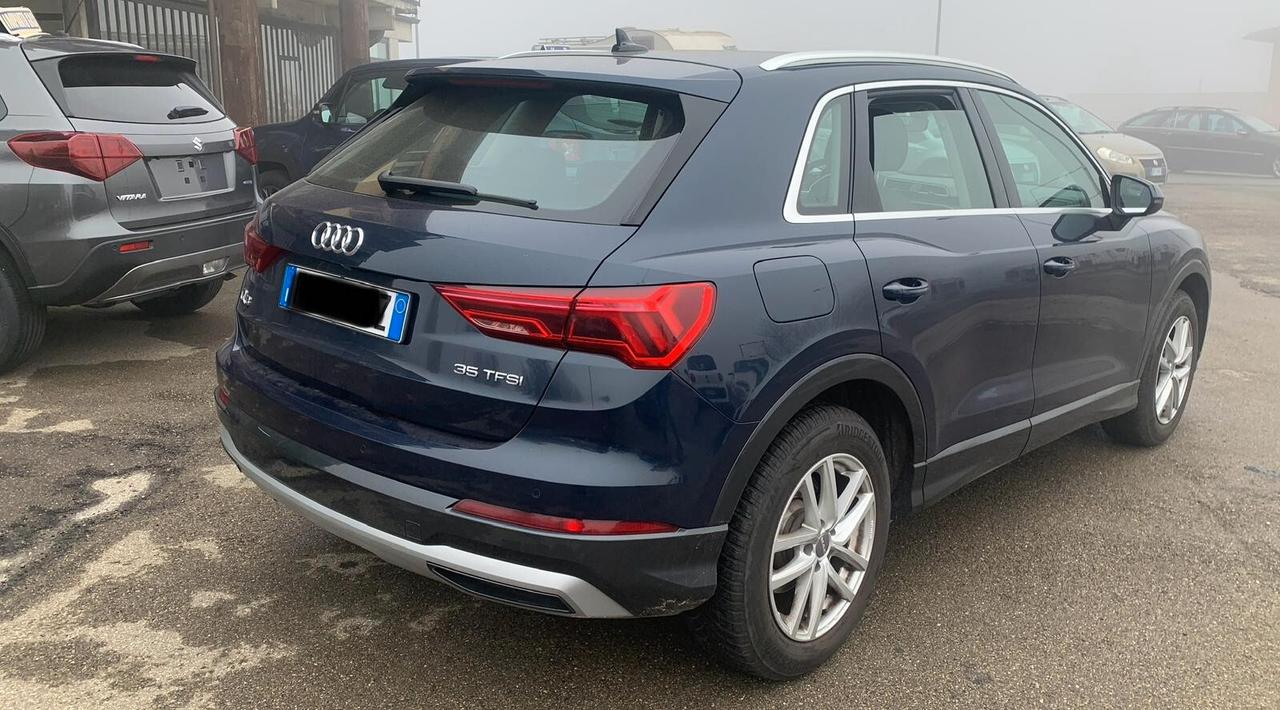 Audi Q3 benzina business advance-150 cv auto-full-unico proprietario-tagliandi audi- anno 2019 79900 km