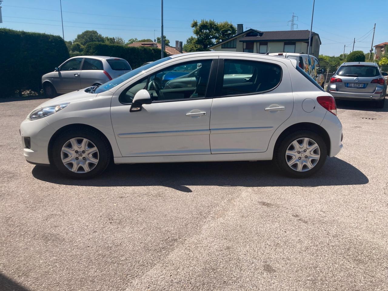 Peugeot 207 Plus 1.4 8V 75CV 5p. ECO GPL