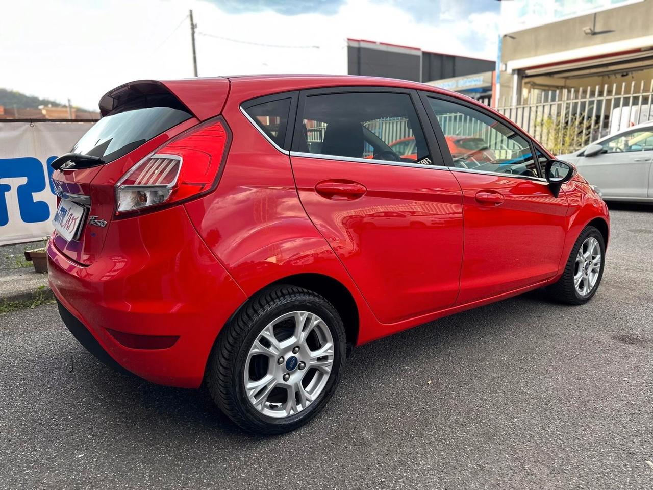 Ford Fiesta 1.4 5 porte Bz.- GPL Black & White Edition NEOPATENTATI