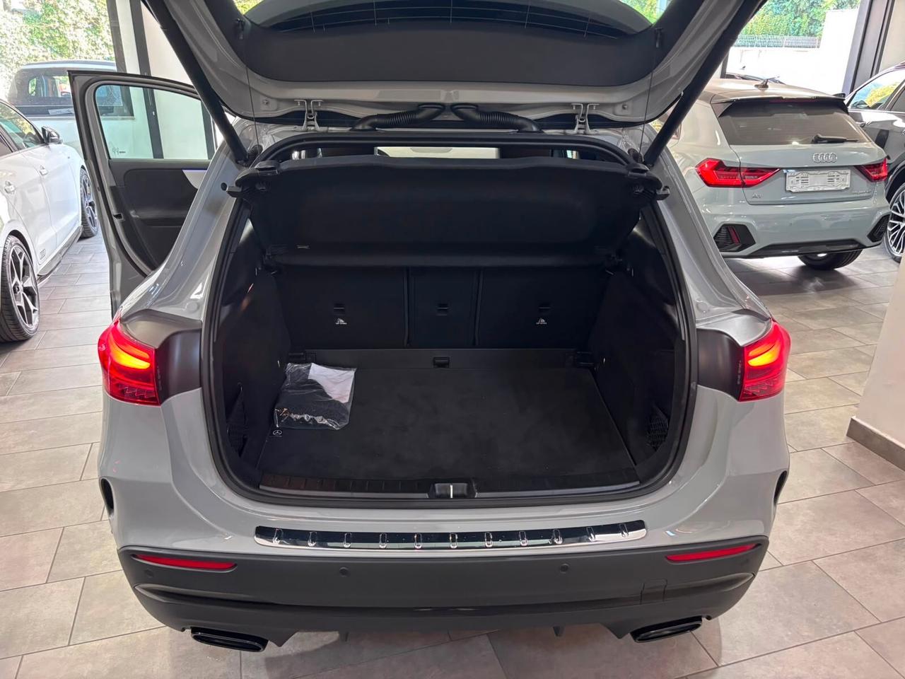 MERCEDES-BENZ GLA 200D PREMIUM AMG NIGH-LED
