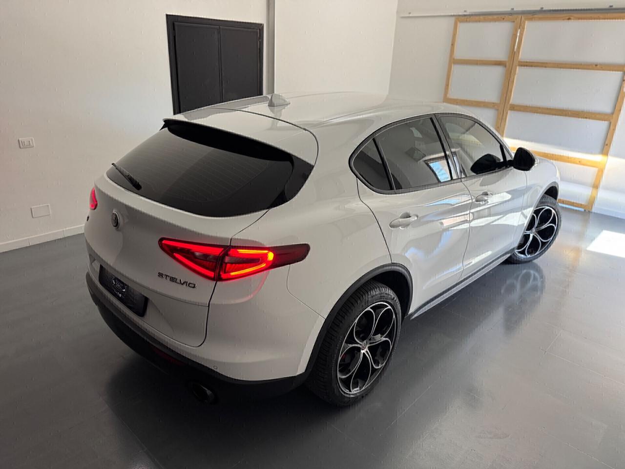 Alfa Romeo Stelvio 2.2 TD 180 CV Q4 - 2018