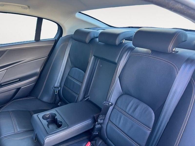 Jaguar XE (X760) 2.0 D Turbo 180CV aut. Prestige